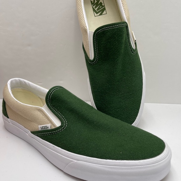 Vans Men’s Classic Slip-On
Twill Turtledove/Green
VN0A5JLXCOB Sneakers - Picture 13 of 16